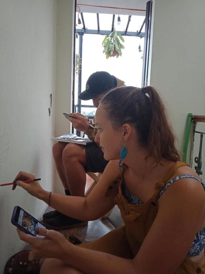 Ubuntu Homestay & Tours Ханой Екстер'єр фото