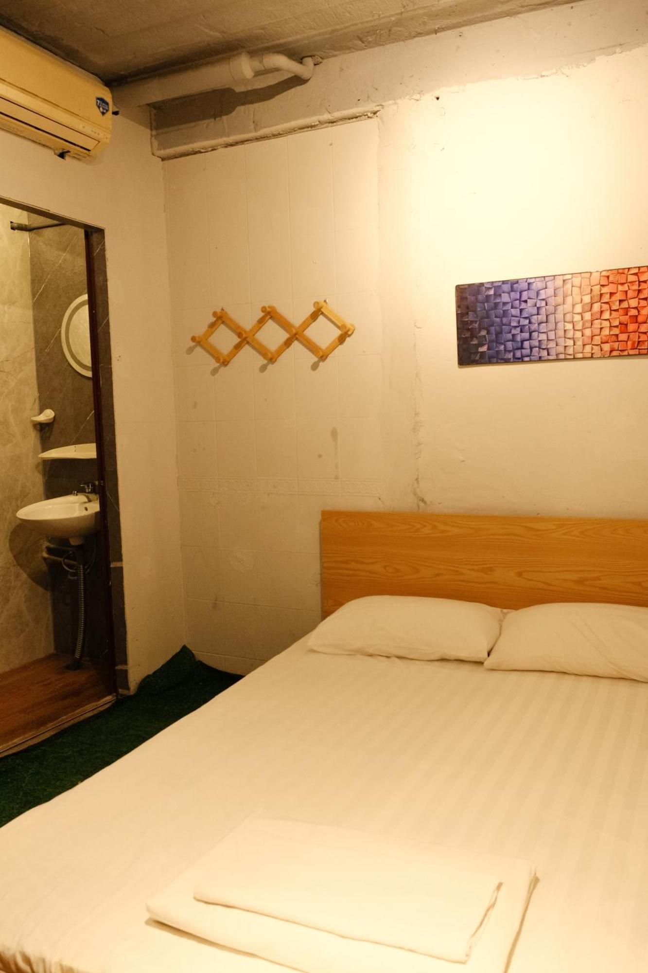 Ubuntu Homestay & Tours Ханой Екстер'єр фото