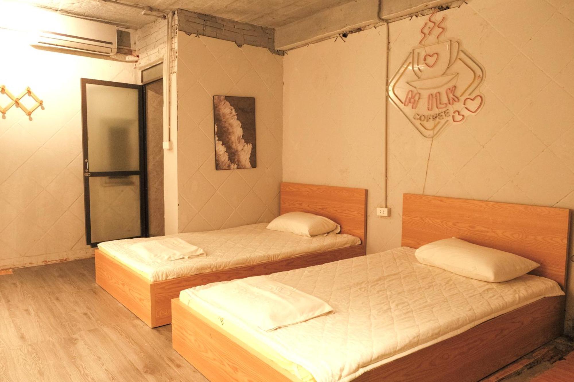 Ubuntu Homestay & Tours Ханой Екстер'єр фото